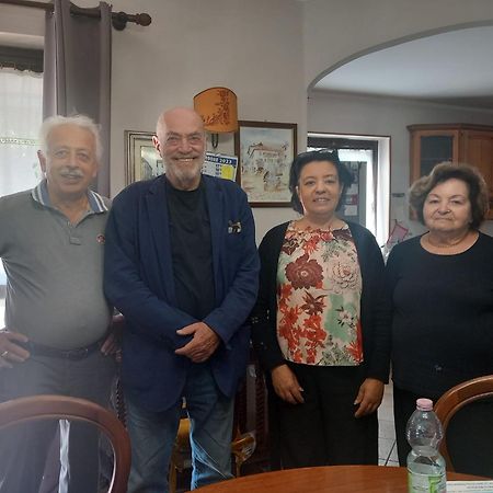 לינה וארוחת בוקר Torre Canavese Il Laghetto מראה חיצוני תמונה